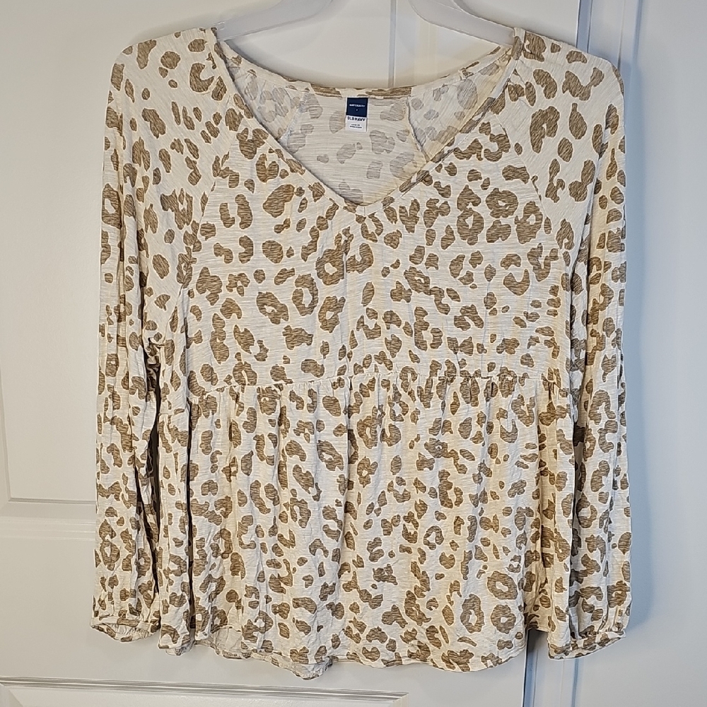 Old Navy Cream and Brown Leopard Print Maternity Blouse Size S‎